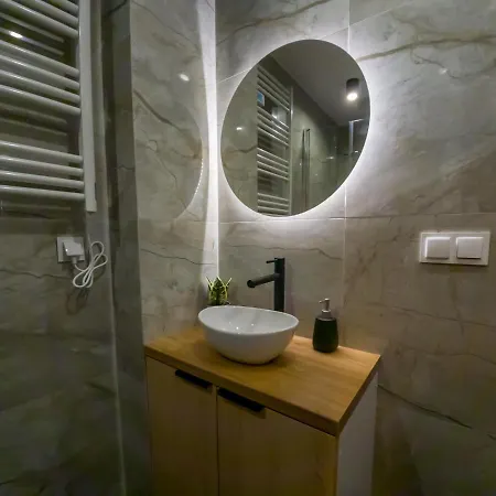 Punkt - Apartamenty Z Jacuzzi W Centrum Katowic Катовіце Екстер'єр фото
