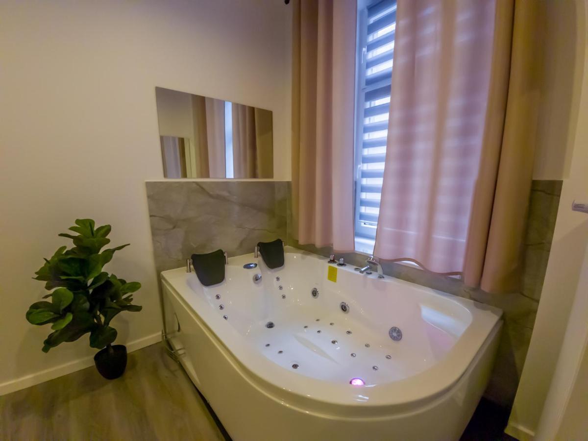 Punkt - Z Jacuzzi W Centrum Katowic * Katowice